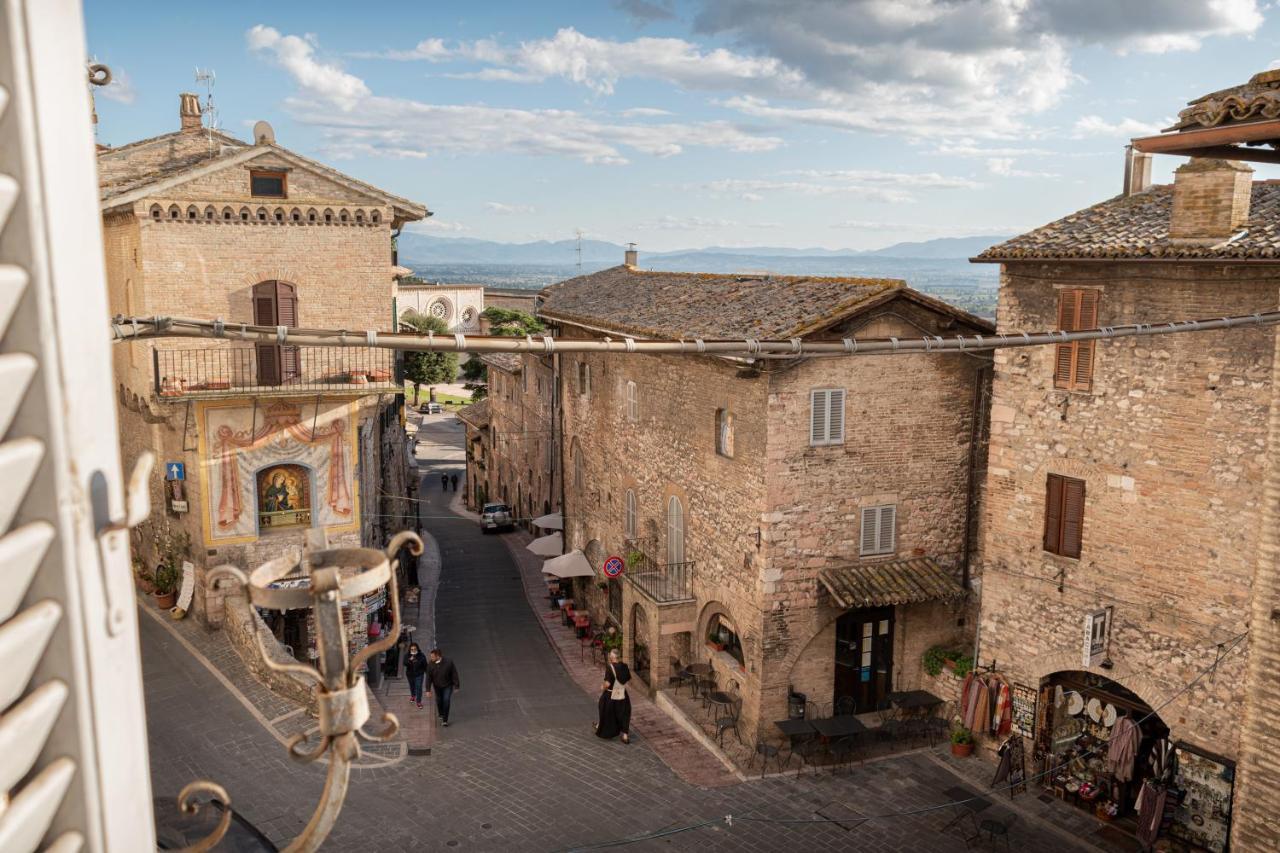 Brunelli Appartamenti Assisi Exterior photo